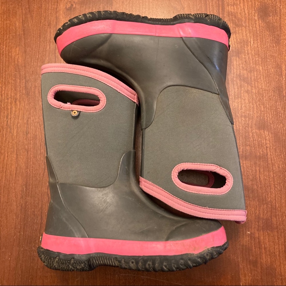 Girls sz 2, Insulated Bogs